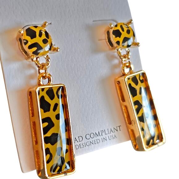 Leopard Print Drop Earrings Gold Tone Acrylic 1.39” Core New York w/ Gift Bag - Picture 4 of 10